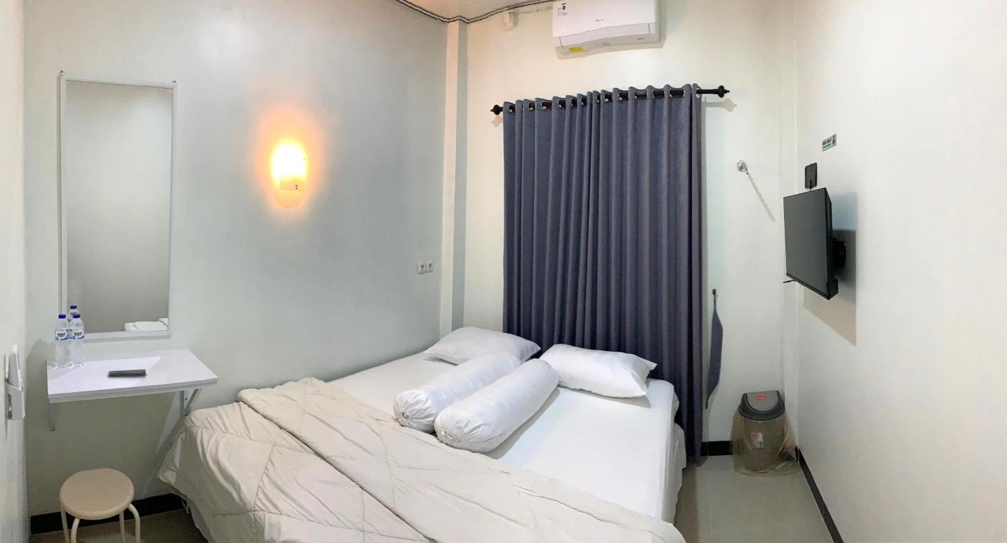 Kusuma Raya Guest House Srondolwetan 外观 照片