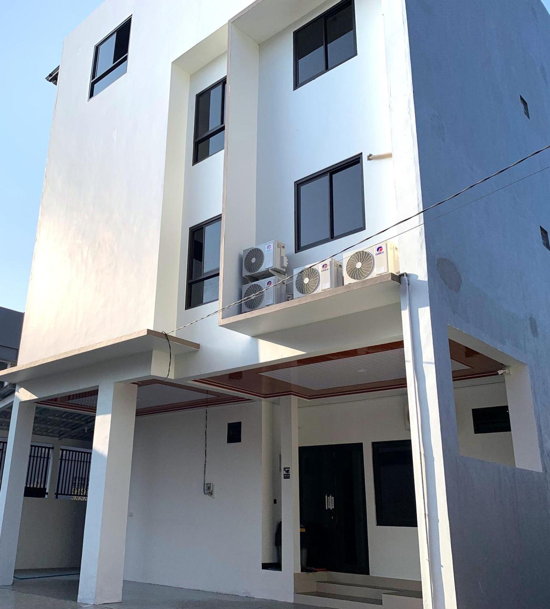 Kusuma Raya Guest House Srondolwetan 外观 照片