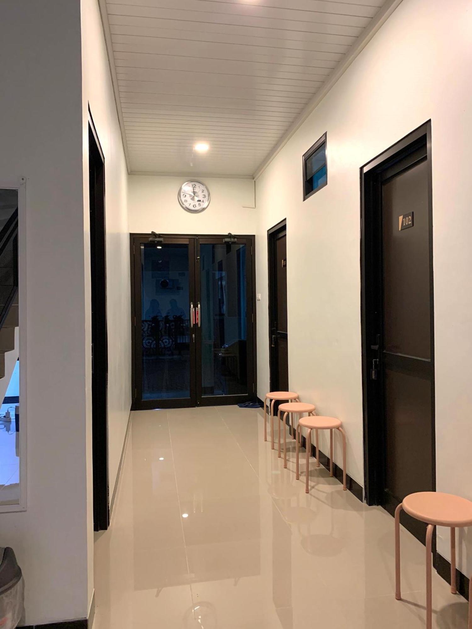 Kusuma Raya Guest House Srondolwetan 外观 照片